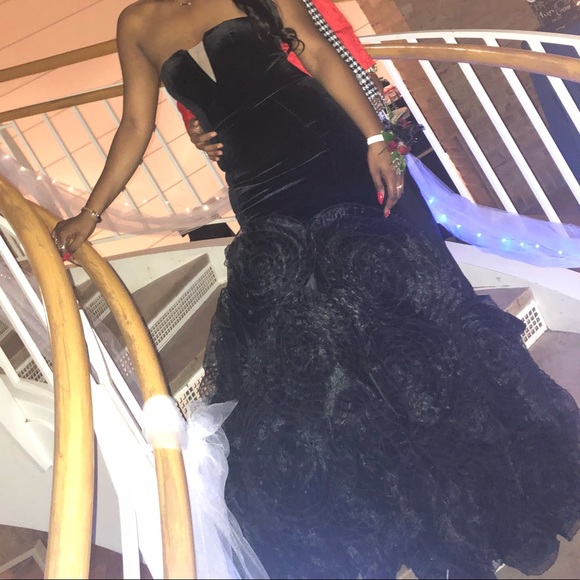 Dresses & Skirts - Prom Dess